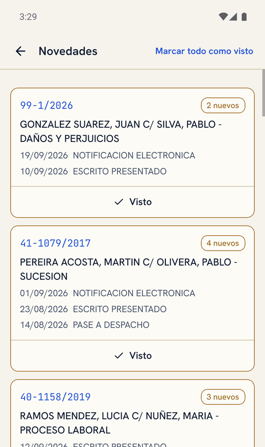 Pantalla de novedades de la app de LitisData para Android: tres expedientes con sus movimientos nuevos